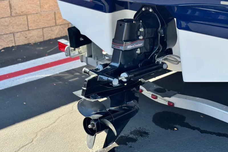 Slide: The Image of 2014 Chaparral 21 H2O Sport boat with MerCruiser outdrive on trailer. - 7