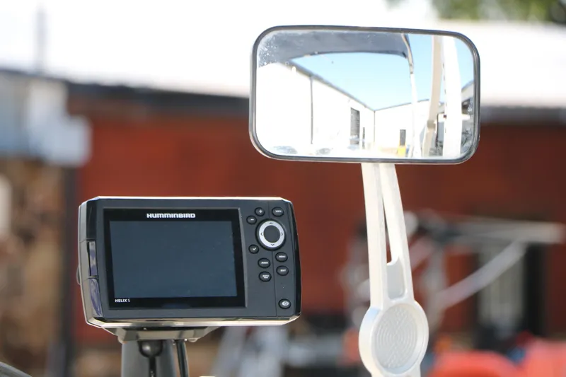 Slide: The Image of Humminbird Helix 5 fish finder and mirror on 2017 Berkshire 22 RFX Cts Tri-toon. - 34