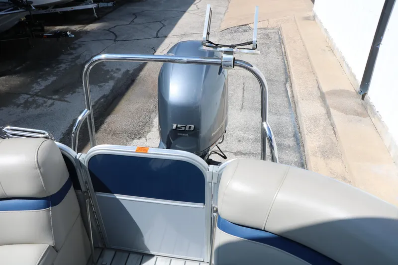 Slide: The Image of 2017 Berkshire 22 RFX Cts Tri-toon with Yamaha 150 engine, rear view. - 35