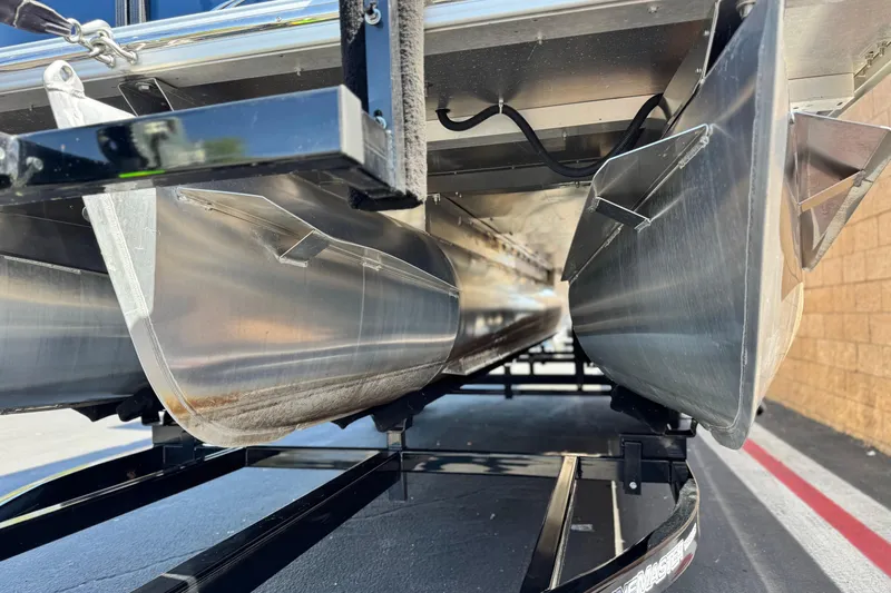 Slide: The Image of Underneath view of 2022 Crest Classic DLX 240 SLRC pontoon boat on trailer. - 4