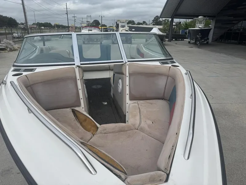 Slide: The Image of MasterCraft 200V 1995 - 4