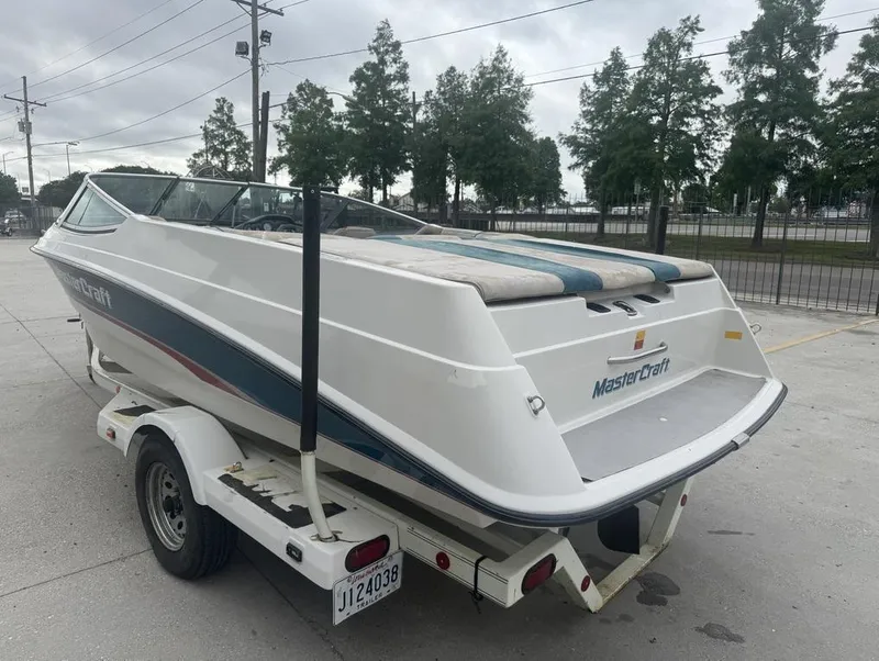 Slide: The Image of MasterCraft 200V 1995 - 8