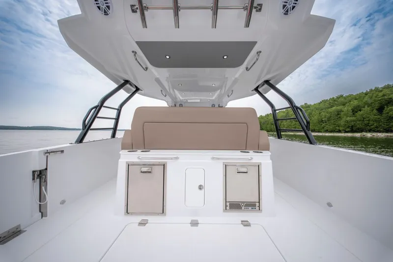 Slide: The Image of Cruisers Yachts 38 VTR 2026 - 11