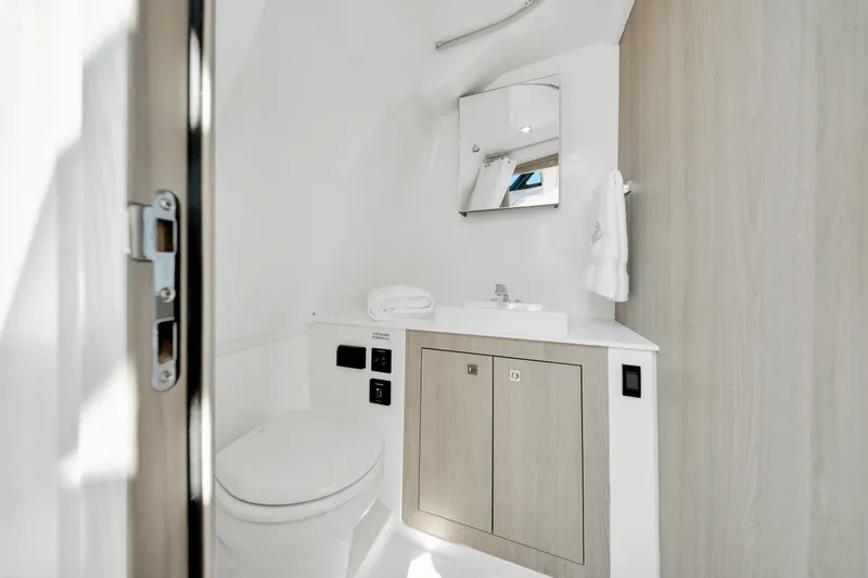 Slide: The Image of Cruisers Yachts 38 VTR 2026 - 20