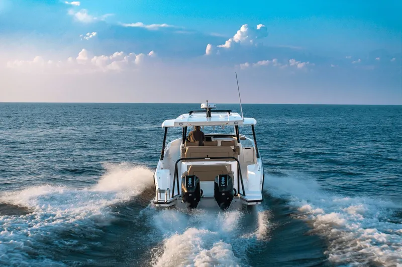 Slide: The Image of Cruisers Yachts 38 VTR 2026 - 38