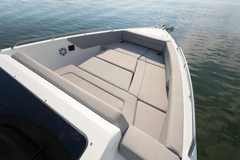 Slide: The Image of Cruisers Yachts 38 VTR EC 2026 - 20