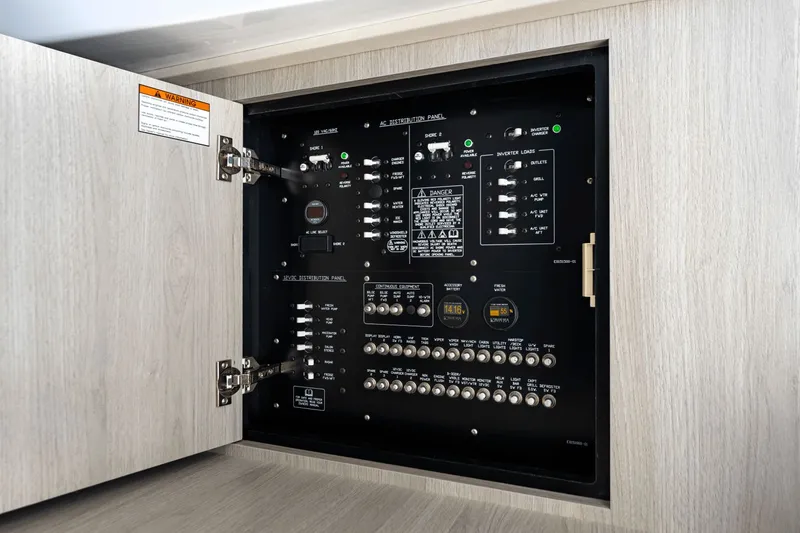 Slide: The Image of Cruisers Yachts 38 VTR EC 2026 - 31