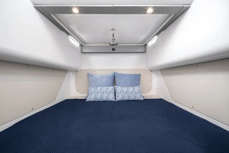 Slide: The Image of Cruisers Yachts 38 VTR EC 2026 - 33