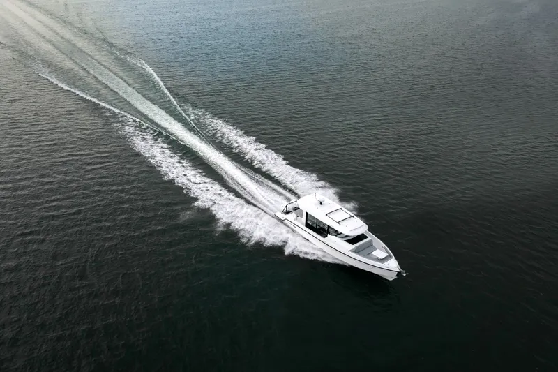 Slide: The Image of Cruisers Yachts 38 VTR EC 2026 - 36