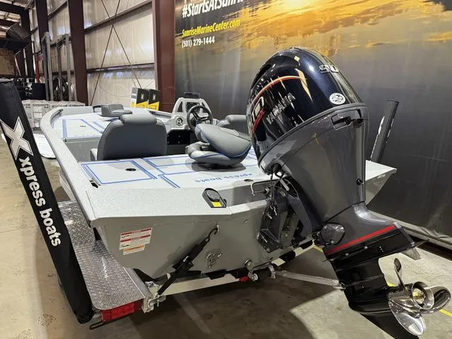 Slide: The Image of Xpress H17 W/Yamaha 90 "SHO" 2025 - 5