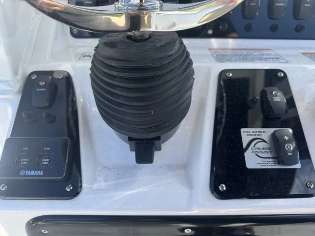 Slide: The Image of Yamaha 222 FSH Sport E 2026 - 12