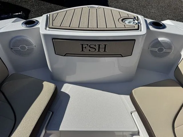 Slide: The Image of Yamaha 222 FSH Sport 2026 - 12