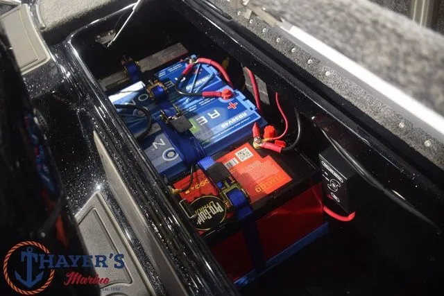 Slide: The Image of Phoenix Bass Boats 21 XE 2025 - 21