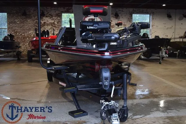 Slide: The Image of Phoenix Bass Boats 21 XE 2025 - 26