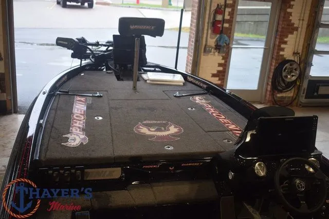 Slide: The Image of Phoenix Bass Boats 21 XE 2025 - 7