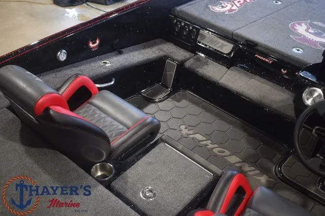 Slide: The Image of Phoenix Bass Boats 21 XE 2025 - 8