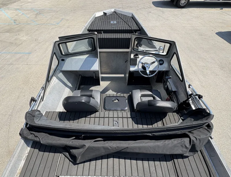 Slide: The Image of Aluminum Cruiser 19 2001 - 11