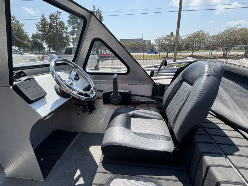 Slide: The Image of Aluminum Cruiser 19 2001 - 12