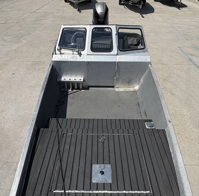 Slide: The Image of Aluminum Cruiser 19 2001 - 13