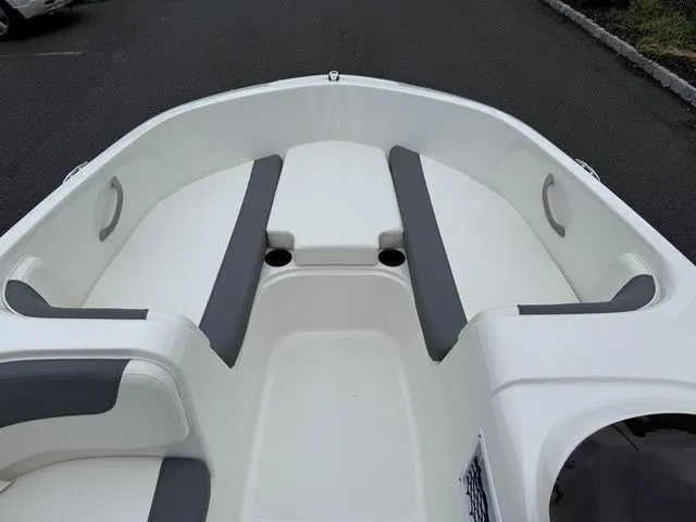 Slide: The Image of Bayliner Element E18 2026 - 11