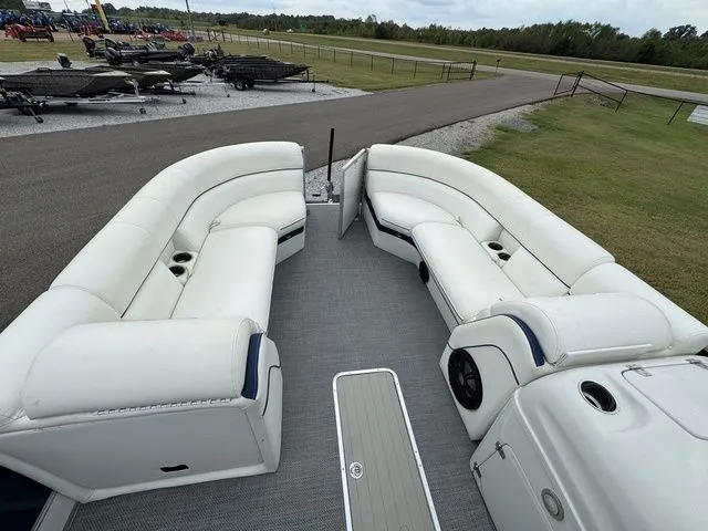 Slide: The Image of South Bay 525RS 3.0 2017 - 13