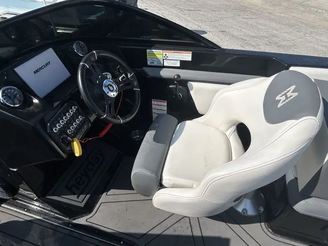 Slide: The Image of Heyday Wake Boats WTSurf 2022 - 7