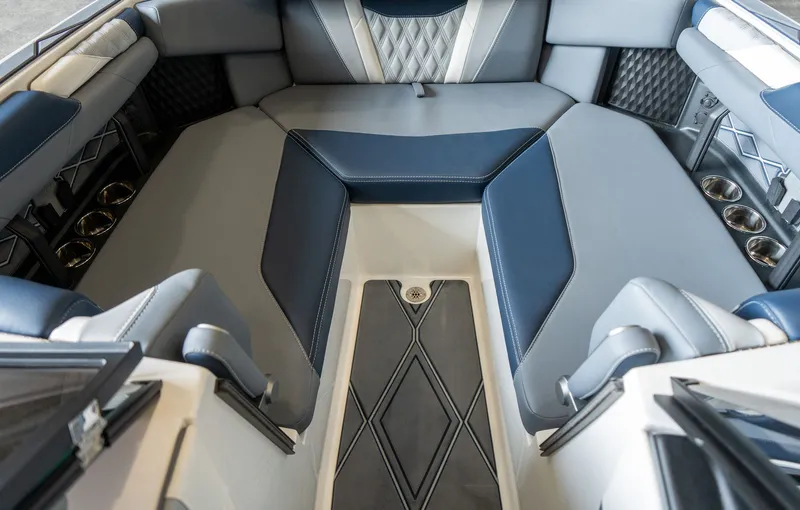 Slide: The Image of Malibu M230 2026 - 4