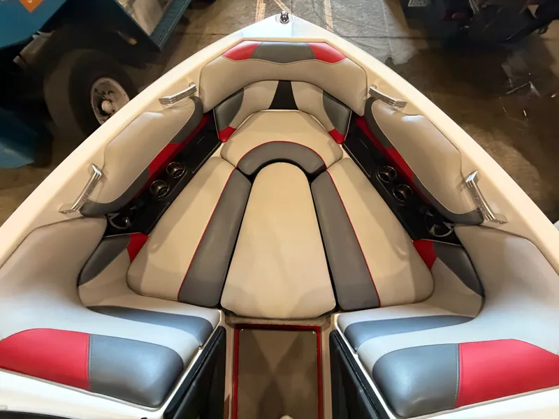 Slide: The Image of Malibu Wakesetter 22 VLX 2017 - 16