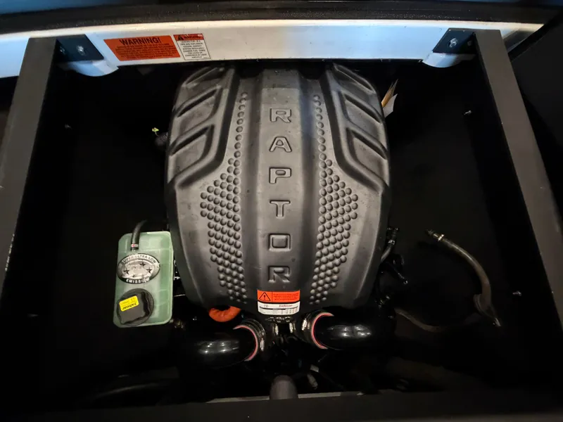 Slide: The Image of Malibu Wakesetter 22 VLX 2017 - 17