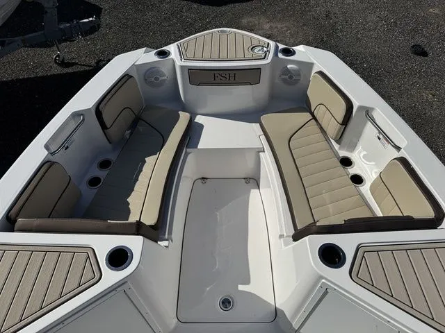 Slide: The Image of Yamaha 222 FSH Sport 2026 - 11