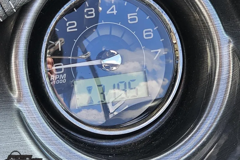 Slide: The Image of Tachometer of 2018 Monterey 238SS Super Sport showing 3,125 RPM. - 54