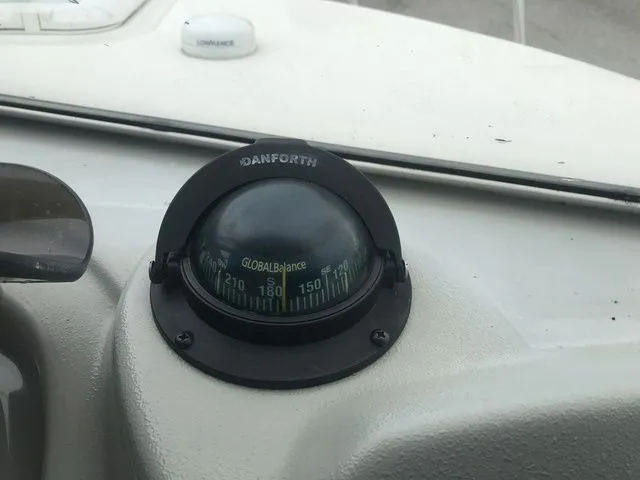 Slide: The Image of Bayliner 2359 Trophy Walkaround 2007 - 17