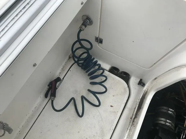 Slide: The Image of Bayliner 2359 Trophy Walkaround 2007 - 30