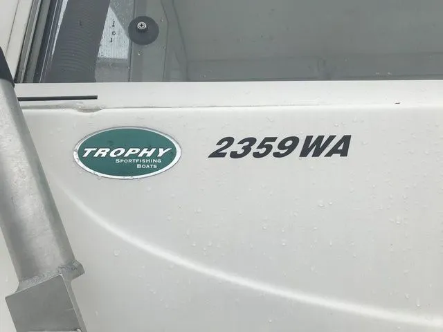 Slide: The Image of Bayliner 2359 Trophy Walkaround 2007 - 32