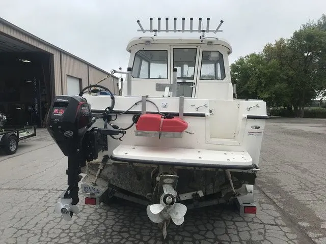 Slide: The Image of Bayliner 2359 Trophy Walkaround 2007 - 4