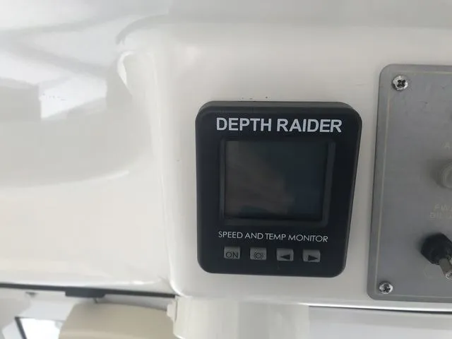 Slide: The Image of Bayliner 2359 Trophy Walkaround 2007 - 8