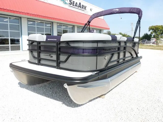 Slide: The Image of Bennington 168SL 2026 - 7