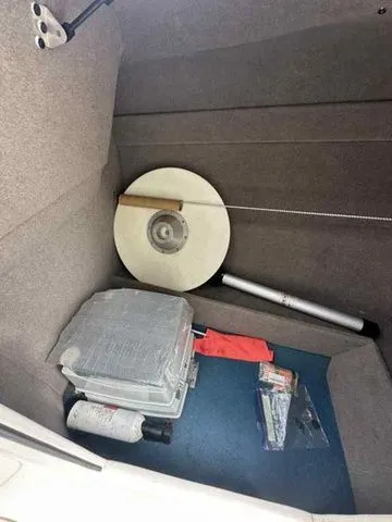 Slide: The Image of Bayliner 219SD 2004 - 4