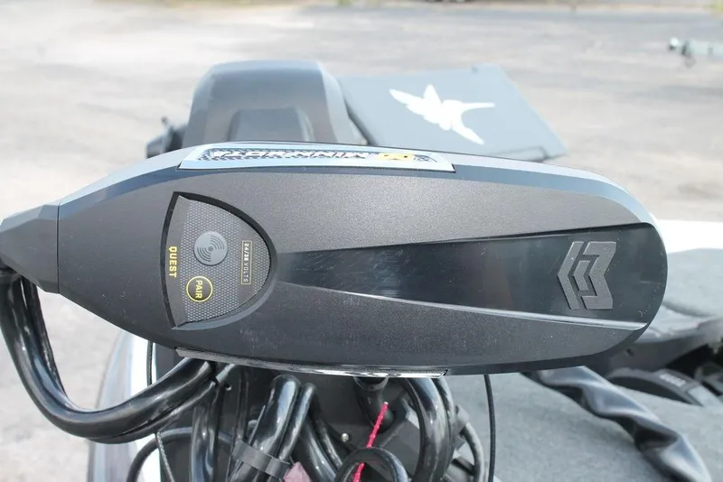 Slide: The Image of 2026 Skeeter FXR21 FLEX boat with advanced trolling motor and control panel. - 10