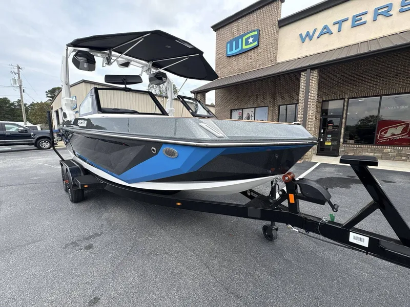 Slide: The Image of Nautique Super Air Nautique GS20 2026 - 33