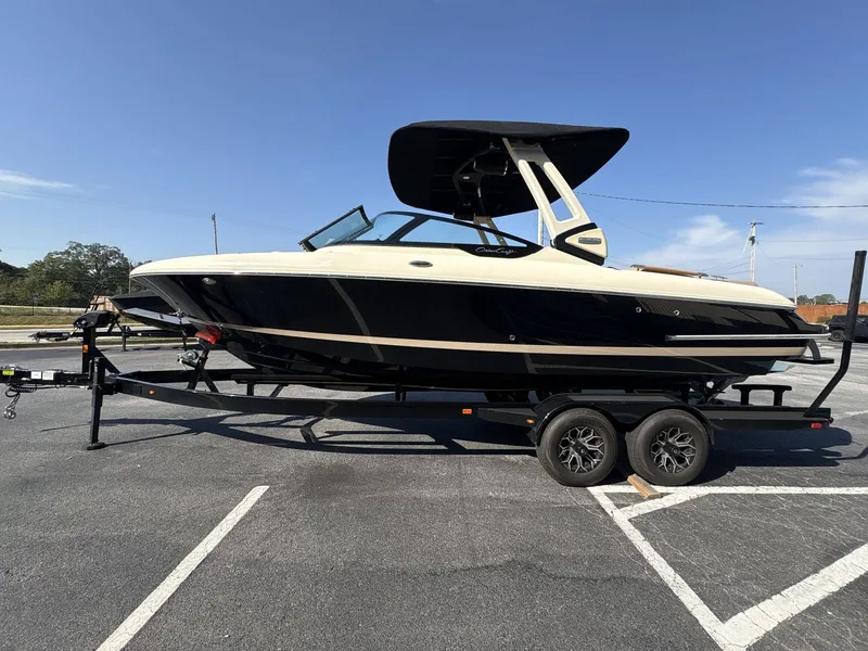 Slide: The Image of Chris-Craft 25 SPORTSTER WAKE SURF 2026 - 12