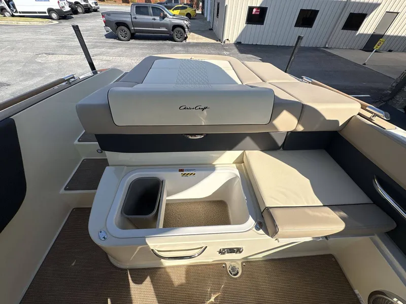 Slide: The Image of Chris-Craft 25 SPORTSTER WAKE SURF 2026 - 19