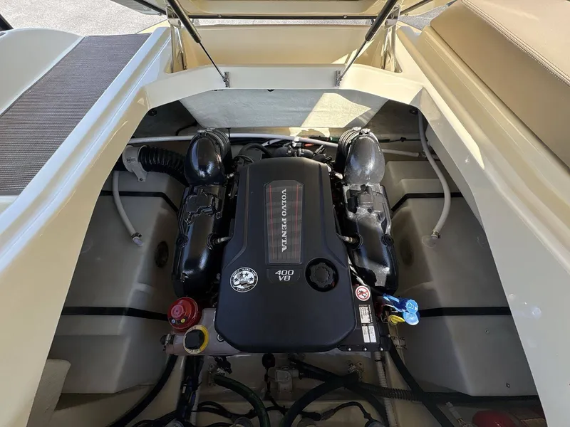 Slide: The Image of Chris-Craft 25 SPORTSTER WAKE SURF 2026 - 24