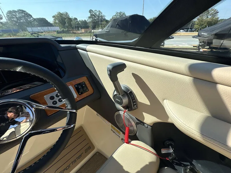 Slide: The Image of Chris-Craft 25 SPORTSTER WAKE SURF 2026 - 26