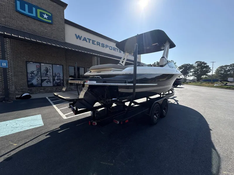 Slide: The Image of Chris-Craft 25 SPORTSTER WAKE SURF 2026 - 28