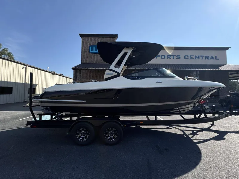 Slide: The Image of Chris-Craft 25 SPORTSTER WAKE SURF 2026 - 3