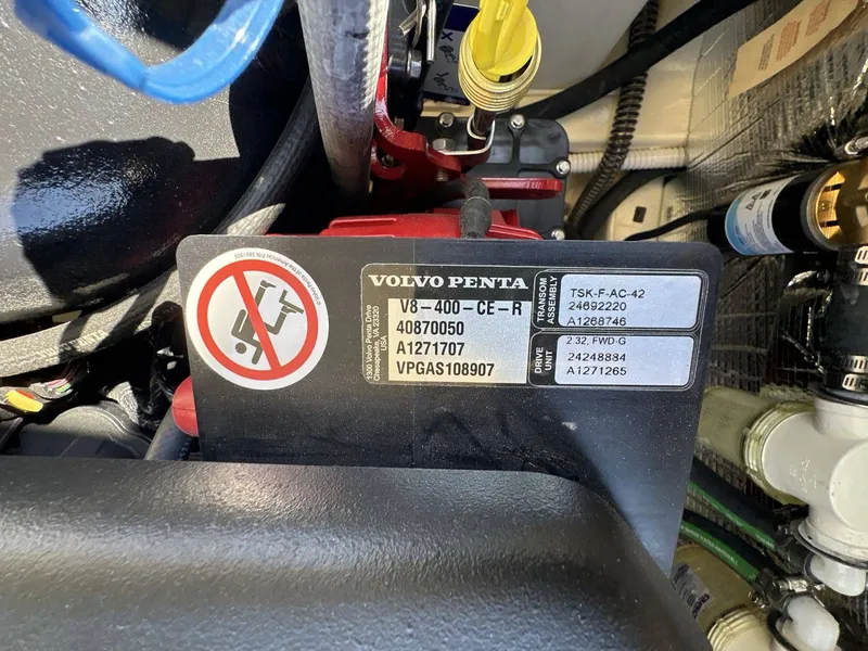 Slide: The Image of Chris-Craft 25 SPORTSTER WAKE SURF 2026 - 30