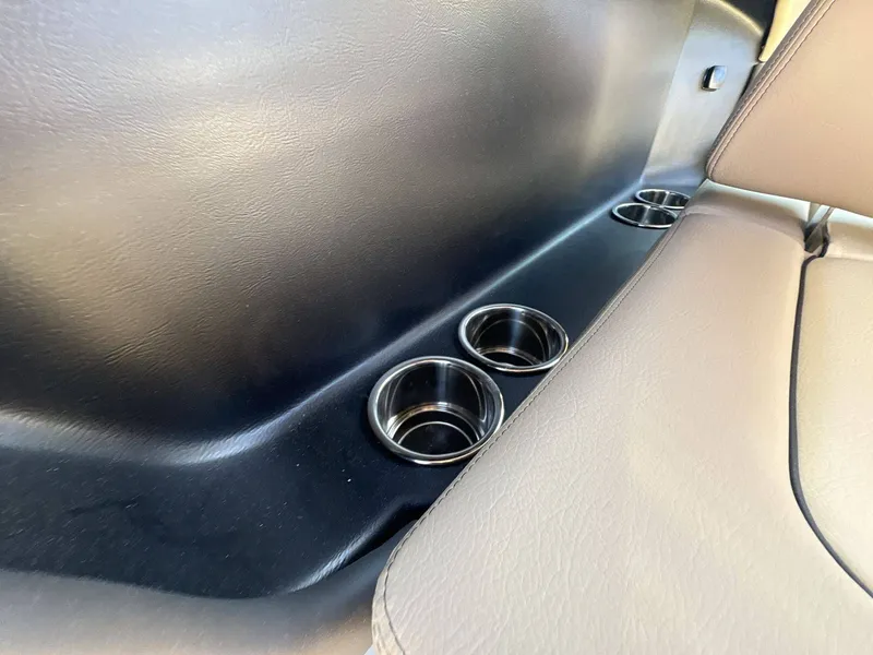 Slide: The Image of Chris-Craft 25 SPORTSTER WAKE SURF 2026 - 38