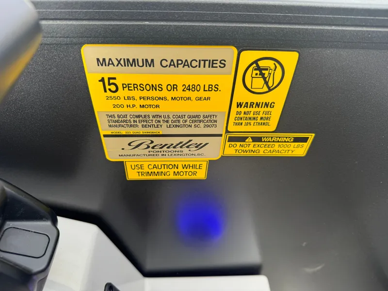 Slide: The Image of Bentley Pontoons Legacy 223 QSB Swingback Tritoon & Honda 4-Stroke EFI 2026 - 16