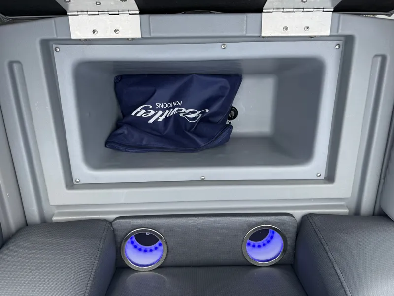 Slide: The Image of Bentley Pontoons Legacy 223 QSB Swingback Tritoon & Honda 4-Stroke EFI 2026 - 34